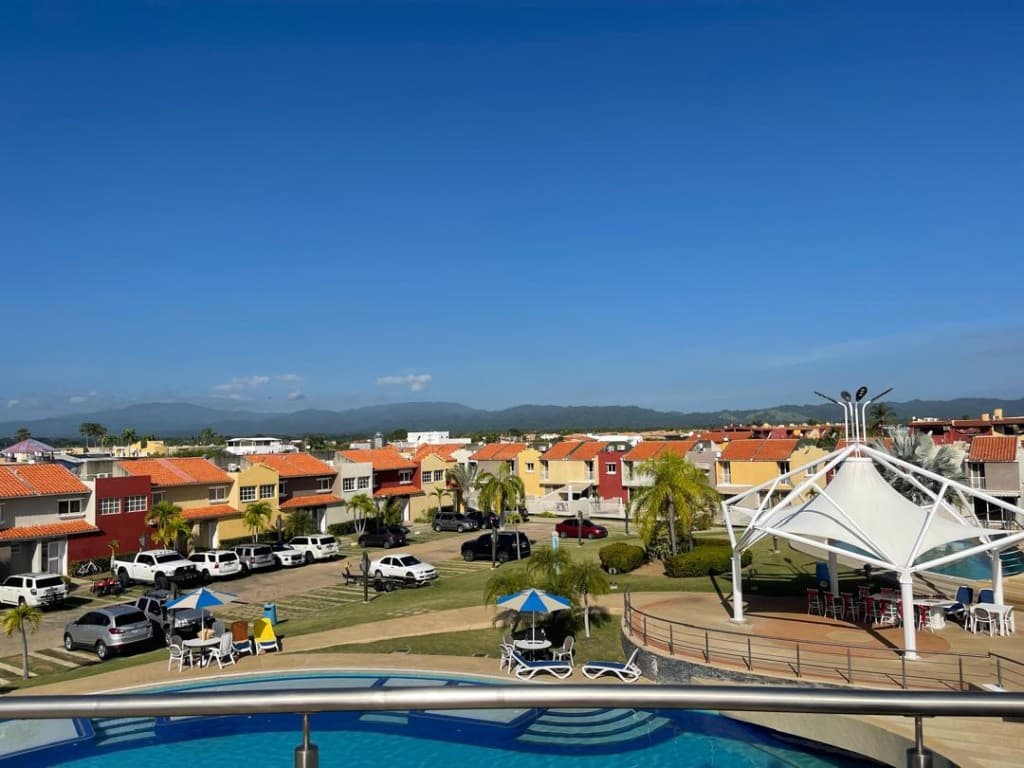 Inmueble en Venta · Exclusivo Townhouse con Estilo Náutico en Higuerote